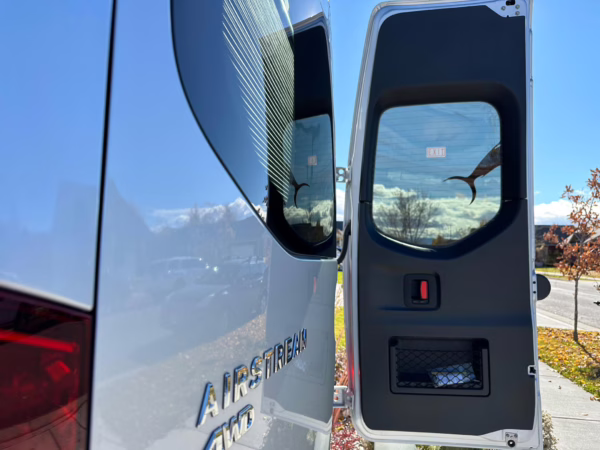 2021 Mercedes-Benz Sprinter 2500 Airstream Interstate 19 Tommy Bahama Edition 4×4 — photo 41