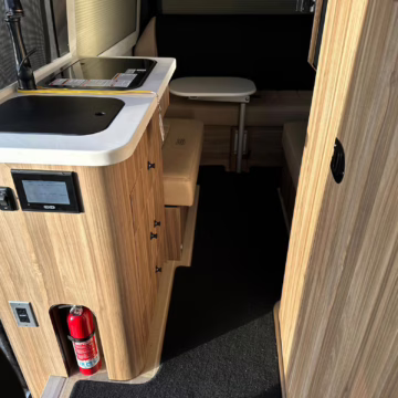 2021 Mercedes-Benz Sprinter 2500 Airstream Interstate 19 Tommy Bahama Edition 4×4 — photo 57
