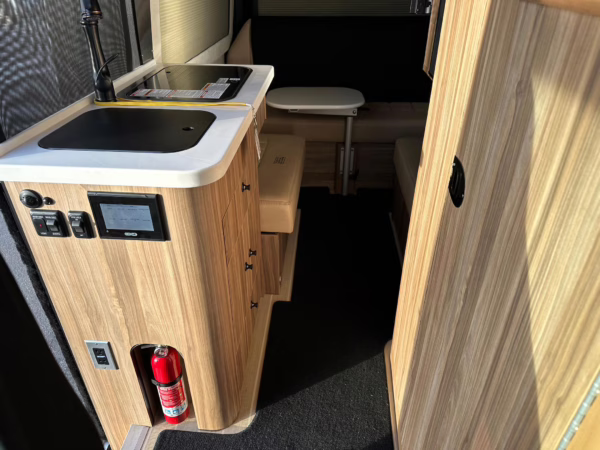 2021 Mercedes-Benz Sprinter 2500 Airstream Interstate 19 Tommy Bahama Edition 4×4 — photo 57