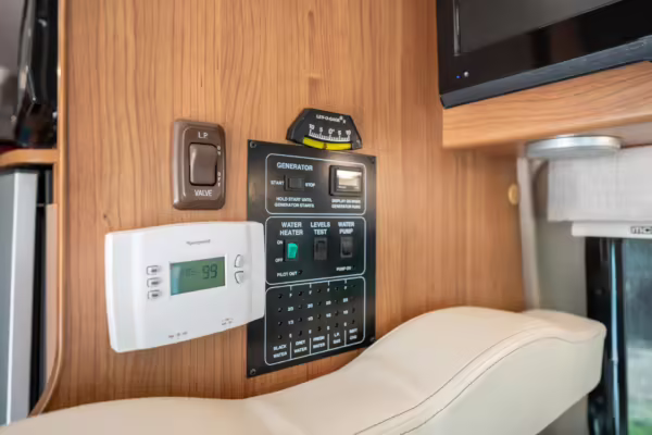 2015 Ram ProMaster 3500 Winnebago Travato — photo 64