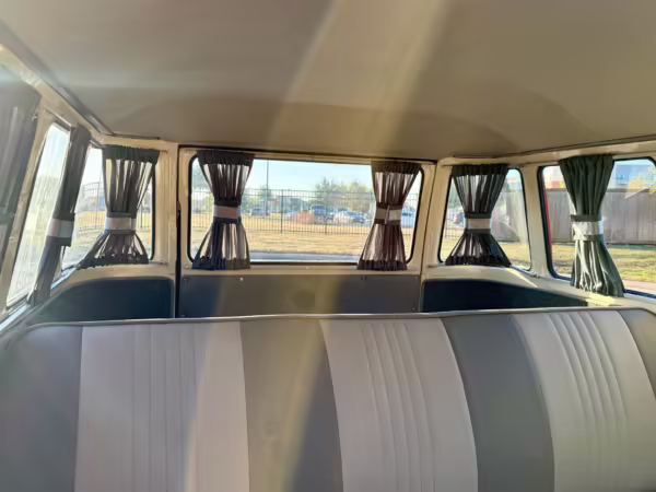 1975 Volkswagen Bus — photo 30