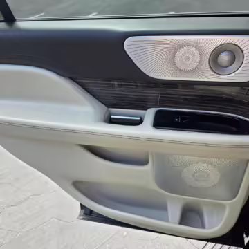 2018 Lincoln Navigator Black Label — photo 28
