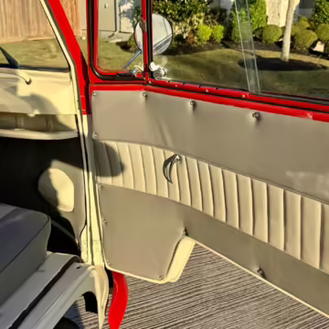 1975 Volkswagen Bus — photo 31