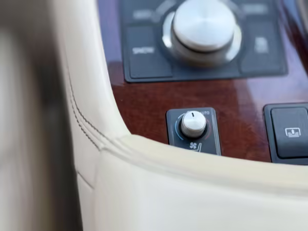 2017 Lexus LS 460 L — photo 40