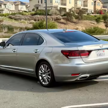 2017 Lexus LS 460 L — photo 15