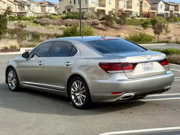 2017 Lexus LS 460 L — photo 15