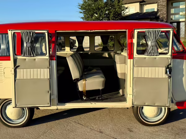 1975 Volkswagen Bus — photo 34