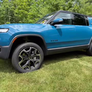 2025 Rivian R1S Adventure Edition — photo 12