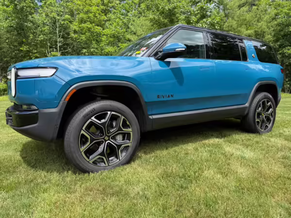 2025 Rivian R1S Adventure Edition — photo 12