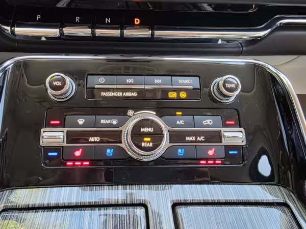 2018 Lincoln Navigator Black Label — photo 34