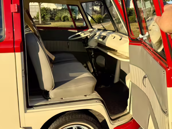 1975 Volkswagen Bus — photo 50