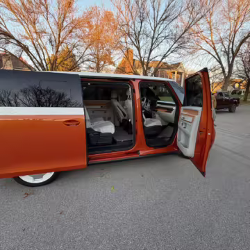 2025 Volkswagen ID. Buzz 1st Edition — photo 12