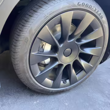 2022 Tesla Model Y Long Range AWD — photo 26