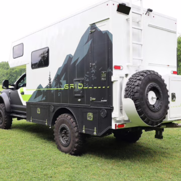 2017 Ford F-550 Super Duty XLT 4×4 Grid Camper — photo 35
