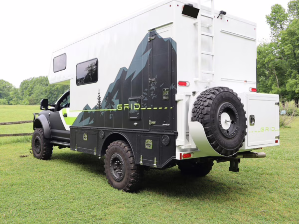 2017 Ford F-550 Super Duty XLT 4×4 Grid Camper — photo 35