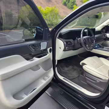 2018 Lincoln Navigator Black Label — photo 54