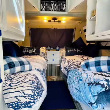 2000 Dodge Ram Van B3500 — photo 77