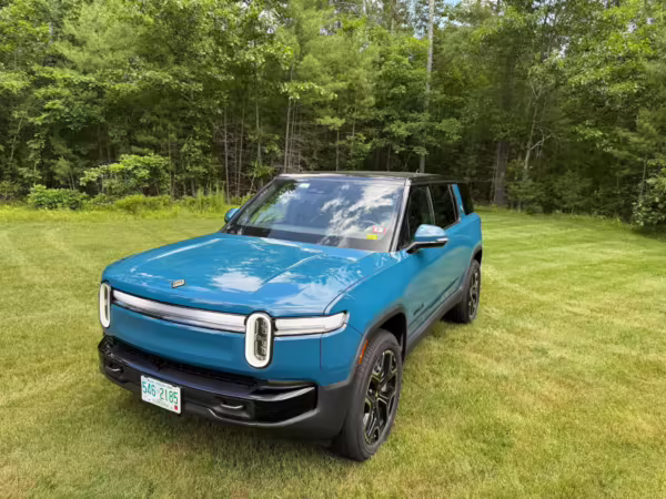 2025 Rivian R1S Adventure Edition — photo 19
