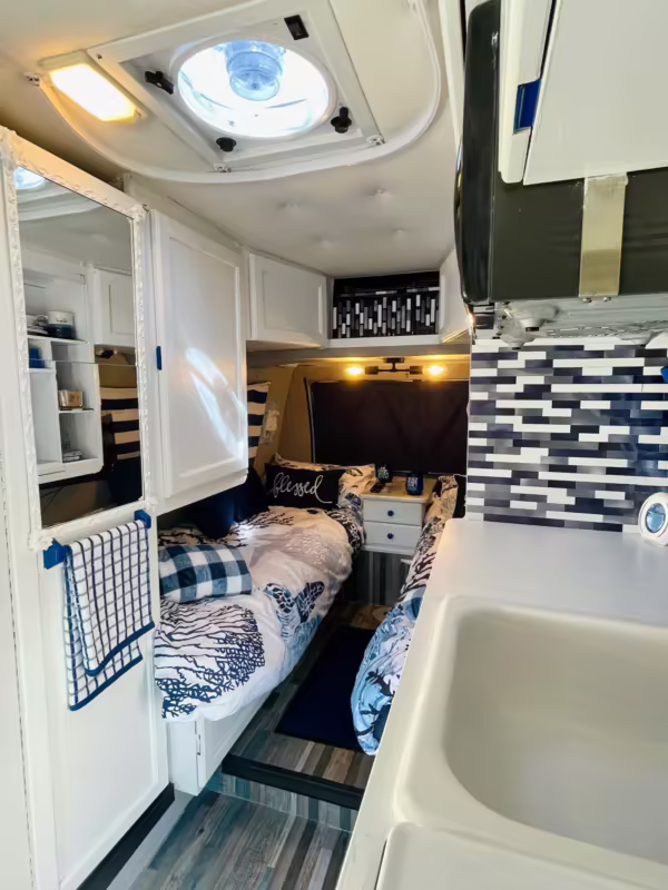 2000 Dodge Ram Van B3500 — photo 79