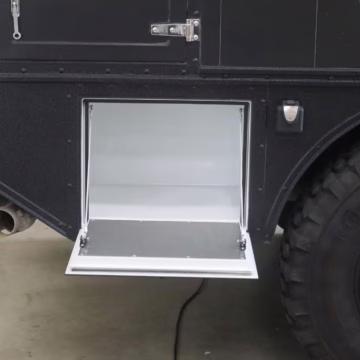 2017 Ford F-550 Super Duty XLT 4×4 Grid Camper — photo 32