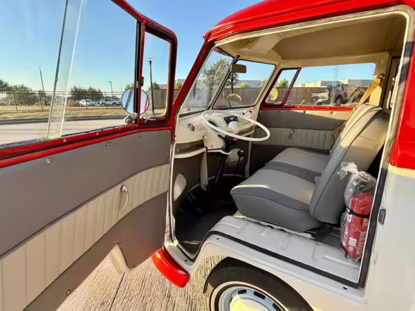 1975 Volkswagen Bus — photo 37