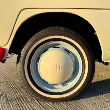 1975 Volkswagen Bus — photo 9