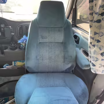 2000 Dodge Ram Van B3500 — photo 57