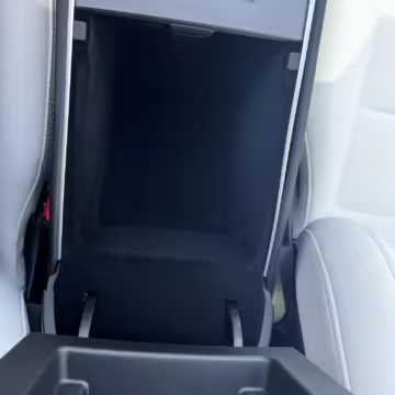 2022 Tesla Model Y Long Range AWD — photo 59