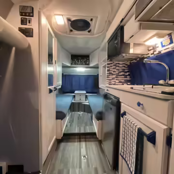 2000 Dodge Ram Van B3500 — photo 61