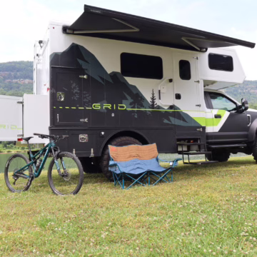 2017 Ford F-550 Super Duty XLT 4×4 Grid Camper — photo 33