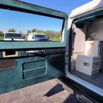 1996 Dodge Ram Van B3500 — photo 82