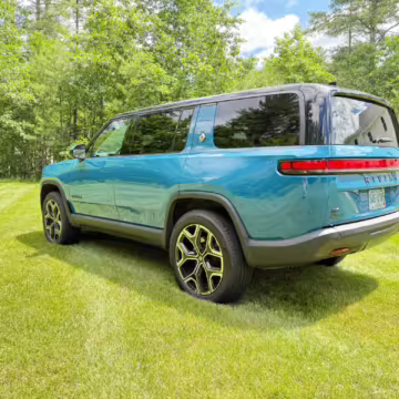2025 Rivian R1S Adventure Edition — photo 16