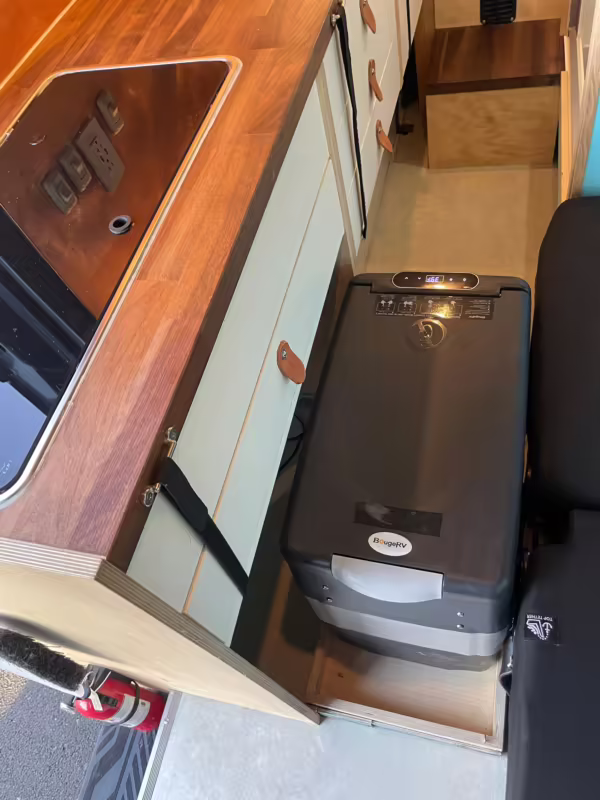 2021 Ford Transit 250 — photo 61