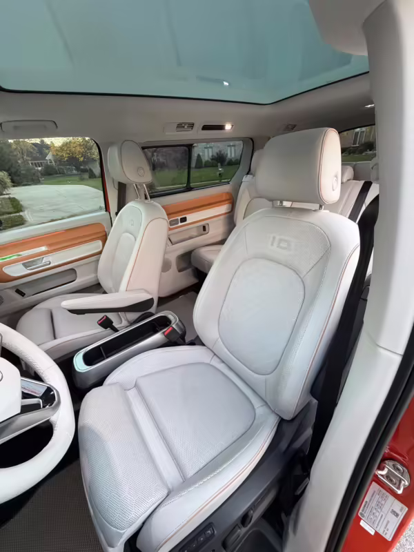 2025 Volkswagen ID. Buzz 1st Edition — photo 43