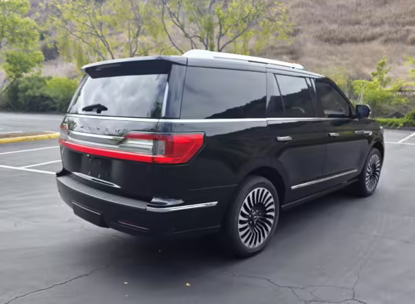 2018 Lincoln Navigator Black Label — photo 12