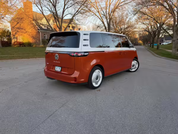 2025 Volkswagen ID. Buzz 1st Edition — photo 15