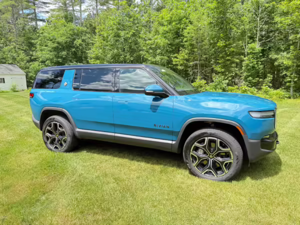 2025 Rivian R1S Adventure Edition — photo 21