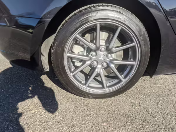 2018 Tesla Model 3 Long Range — photo 17