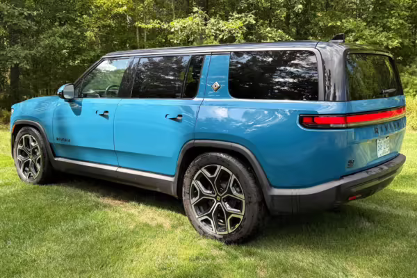 2025 Rivian R1S Adventure Edition — photo 15