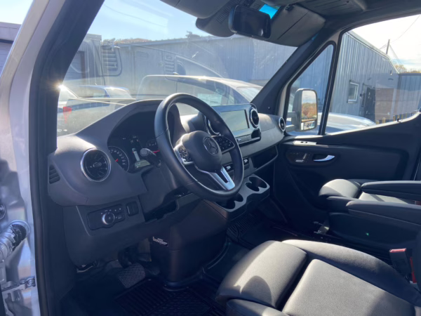 2021 Mercedes-Benz Sprinter 3500XD Sunseeker — photo 40