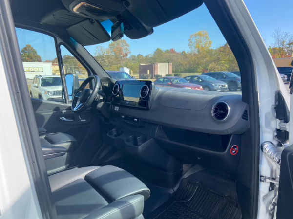 2021 Mercedes-Benz Sprinter 3500XD Sunseeker — photo 34