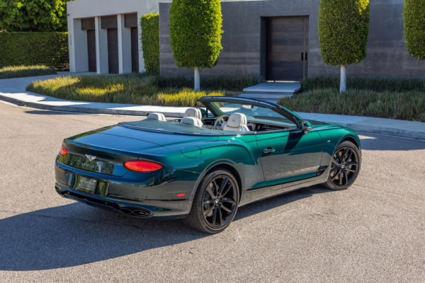 2021 Bentley Continental GTC V8 — photo 30