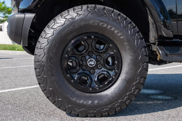 2025 Ford Bronco Heritage Edition — photo 8