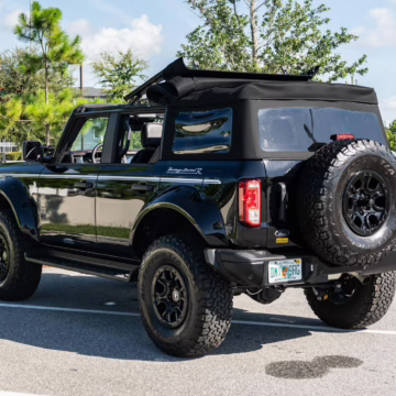 2025 Ford Bronco Heritage Edition — photo 9