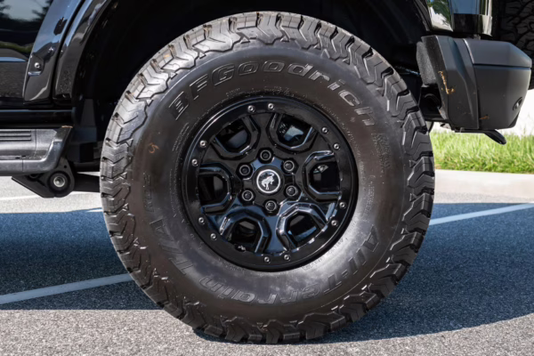 2025 Ford Bronco Heritage Edition — photo 23