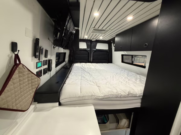 2022 Mercedes-Benz Sprinter 3500XD — photo 42