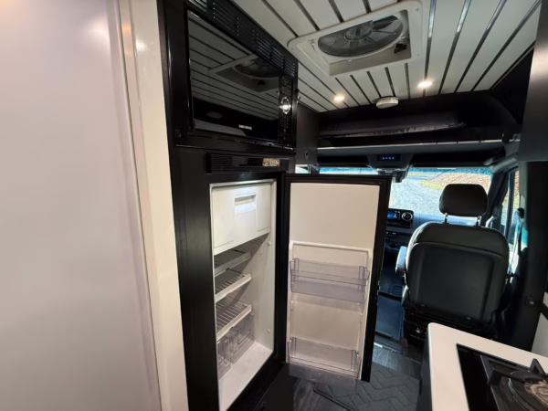 2022 Mercedes-Benz Sprinter 3500XD — photo 49
