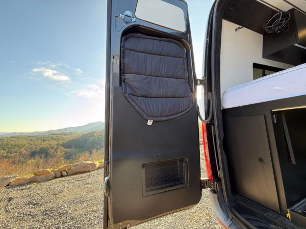 2022 Mercedes-Benz Sprinter 3500XD — photo 52