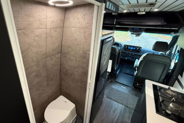 2022 Mercedes-Benz Sprinter 3500XD — photo 70