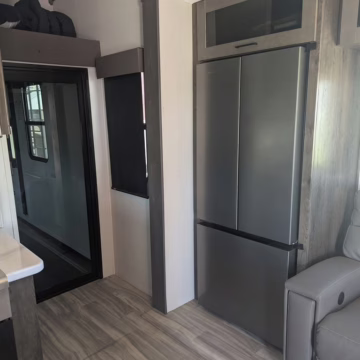 2021 Alliance RV Valor 40V13 — photo 4